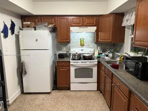 5216 NE 3rd Ave, Oakland Park FL 33334