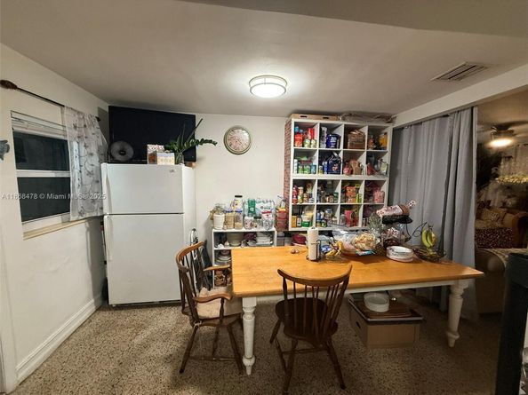 5216 NE 3rd Ave, Oakland Park FL 33334