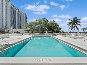 5 Island Ave LE, Miami Beach FL 33139