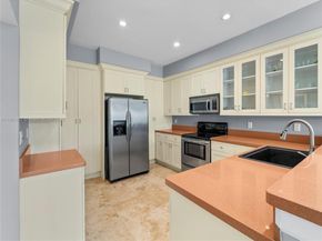 5 Island Ave LE, Miami Beach FL 33139