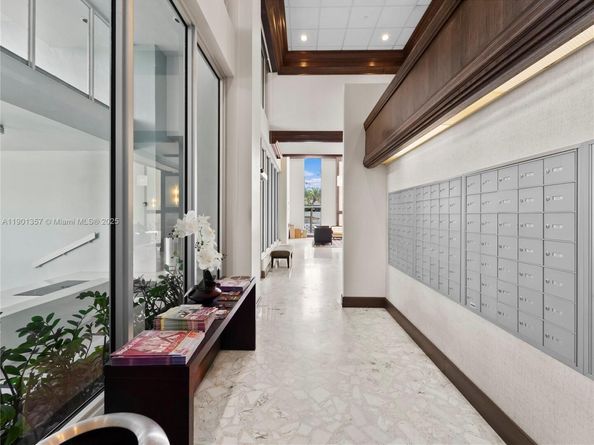 5 Island Ave LE, Miami Beach FL 33139