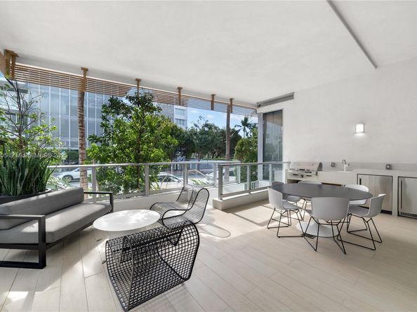 304 Ocean Dr 102, Miami Beach FL 33139