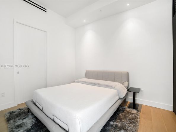 304 Ocean Dr 102, Miami Beach FL 33139