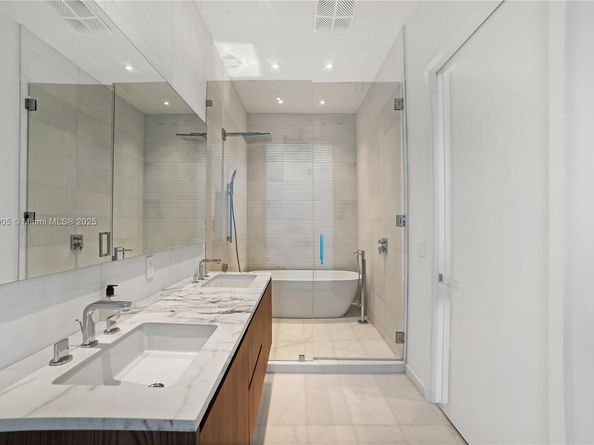 304 Ocean Dr 102, Miami Beach FL 33139