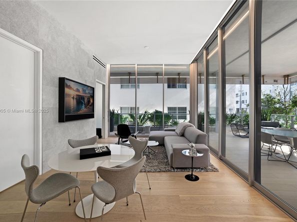 304 Ocean Dr 102, Miami Beach FL 33139