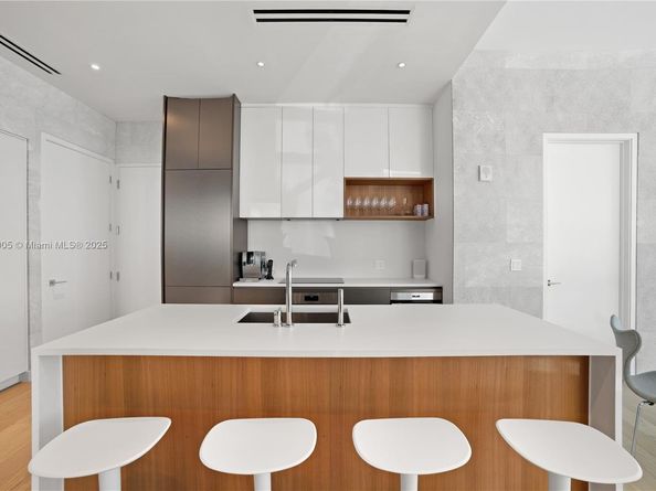 304 Ocean Dr 102, Miami Beach FL 33139