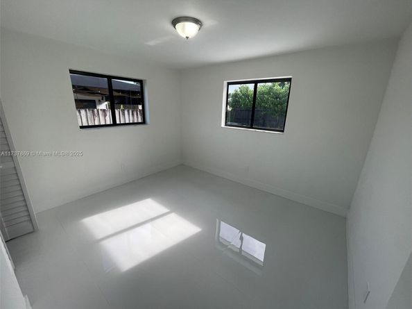 7630 SW 94th Ave, Miami FL 33173