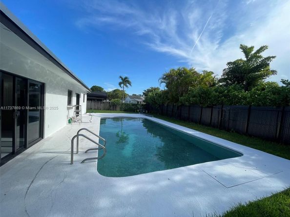 7630 SW 94th Ave, Miami FL 33173