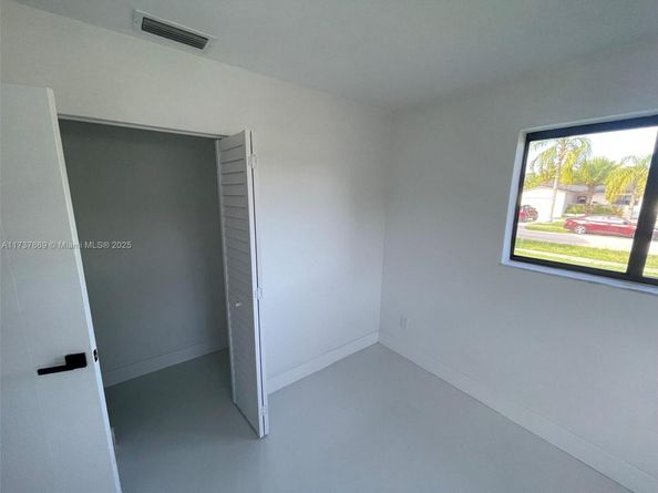 7630 SW 94th Ave, Miami FL 33173