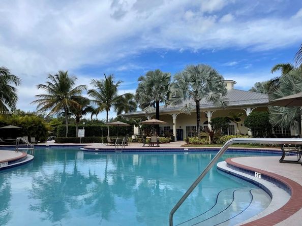 2308 NE 37th Ter, Homestead FL 33033