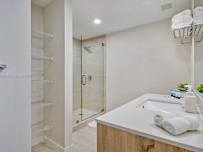 3900 Biscayne Blvd N911, Miami FL 33137