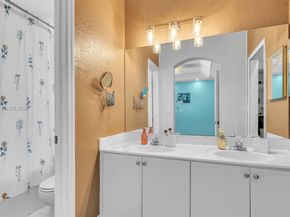 7634 NW 114th Path, Doral FL 33178
