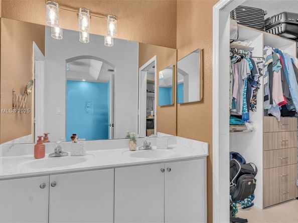 7634 NW 114th Path, Doral FL 33178