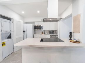 711 85th St, Miami Beach FL 33141