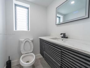 711 85th St, Miami Beach FL 33141
