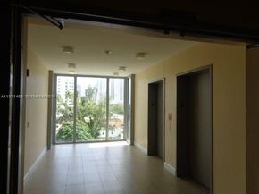 36 NW 6 Ave 608, Miami FL 33128