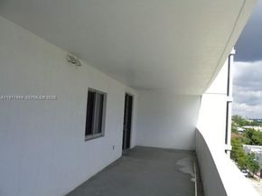 36 NW 6 Ave 608, Miami FL 33128