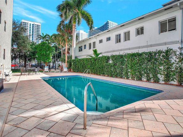 520 Orton Ave 303, Fort Lauderdale FL 33304