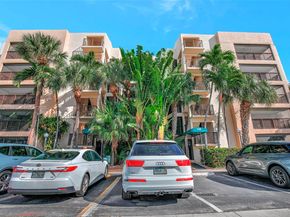 520 Orton Ave 303, Fort Lauderdale FL 33304