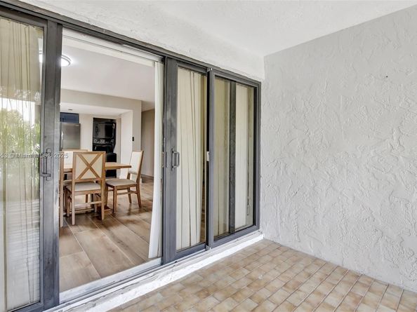 520 Orton Ave 303, Fort Lauderdale FL 33304