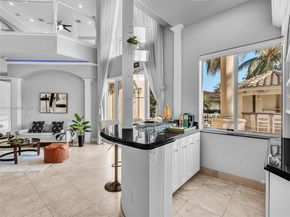 922 Washington St, Hollywood FL 33019