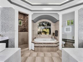 922 Washington St, Hollywood FL 33019