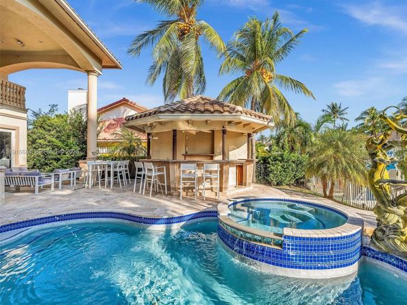 922 Washington St, Hollywood FL 33019