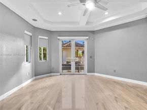 922 Washington St, Hollywood FL 33019