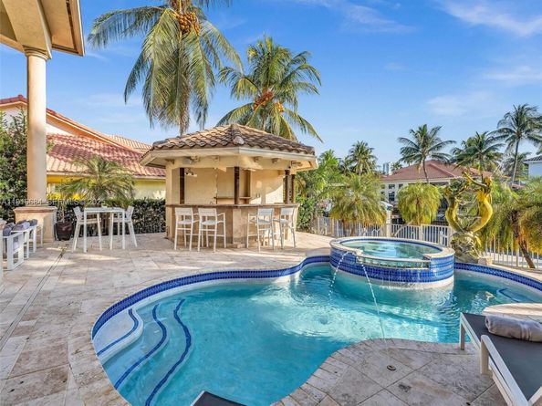 922 Washington St, Hollywood FL 33019