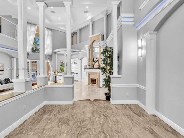 922 Washington St, Hollywood FL 33019