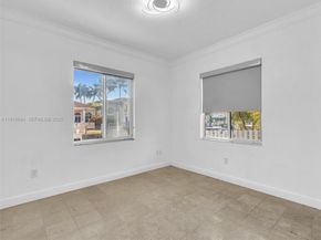 922 Washington St, Hollywood FL 33019