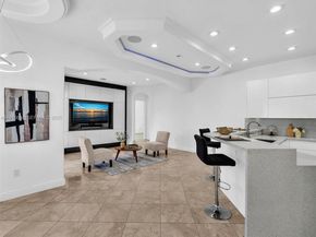 922 Washington St, Hollywood FL 33019