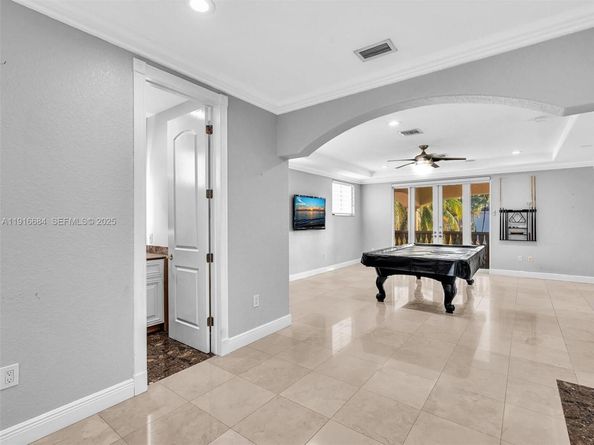 922 Washington St, Hollywood FL 33019