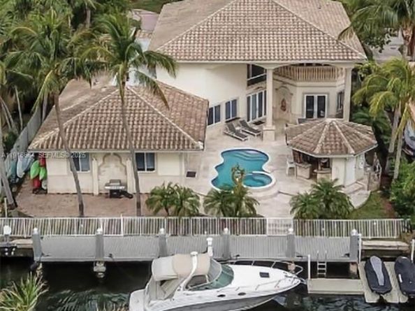 922 Washington St, Hollywood FL 33019