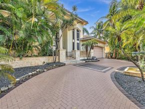 922 Washington St, Hollywood FL 33019