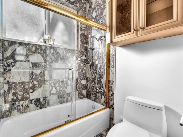 922 Washington St, Hollywood FL 33019