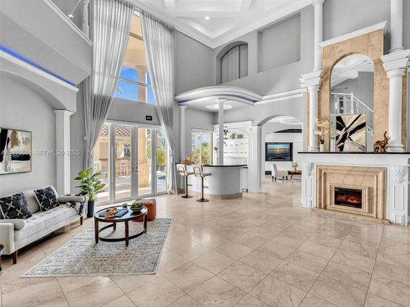 922 Washington St, Hollywood FL 33019