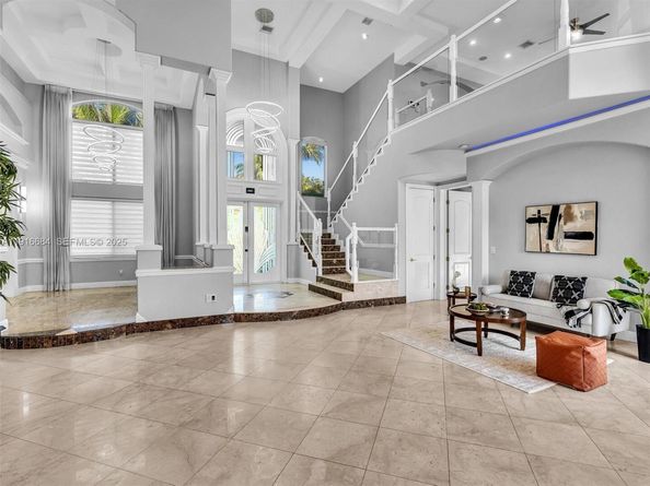 922 Washington St, Hollywood FL 33019