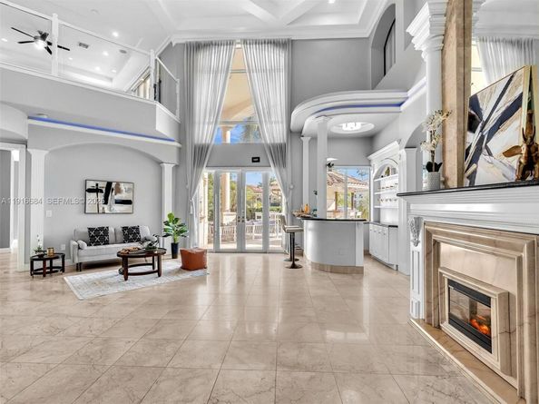 922 Washington St, Hollywood FL 33019