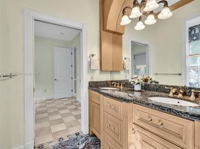 922 Washington St, Hollywood FL 33019