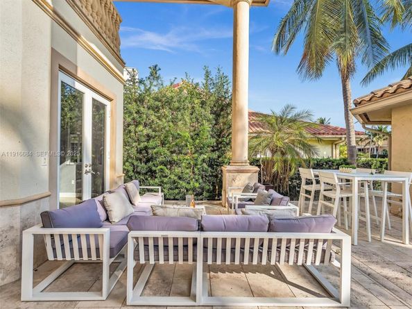 922 Washington St, Hollywood FL 33019