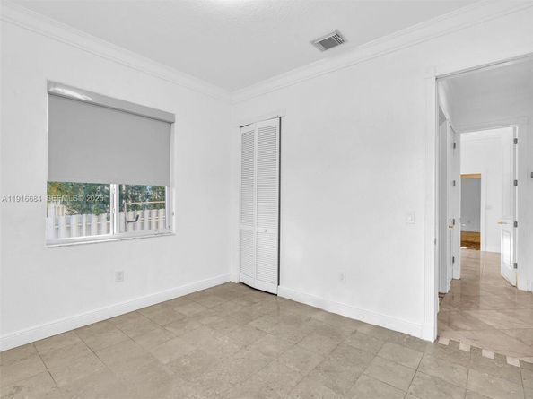 922 Washington St, Hollywood FL 33019