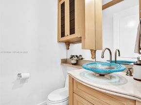 922 Washington St, Hollywood FL 33019