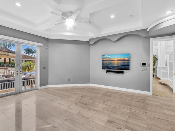 922 Washington St, Hollywood FL 33019