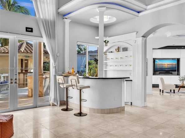 922 Washington St, Hollywood FL 33019