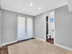 922 Washington St, Hollywood FL 33019