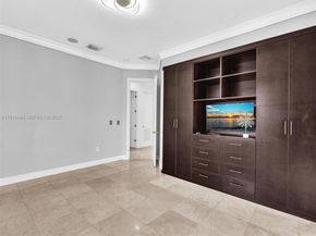 922 Washington St, Hollywood FL 33019