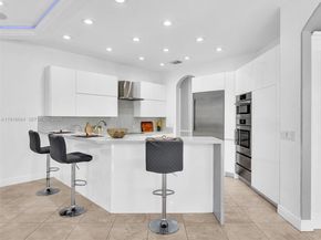 922 Washington St, Hollywood FL 33019