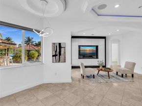 922 Washington St, Hollywood FL 33019