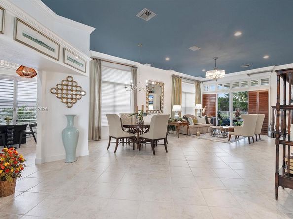 2557 Bay Pointe Dr, Weston FL 33327